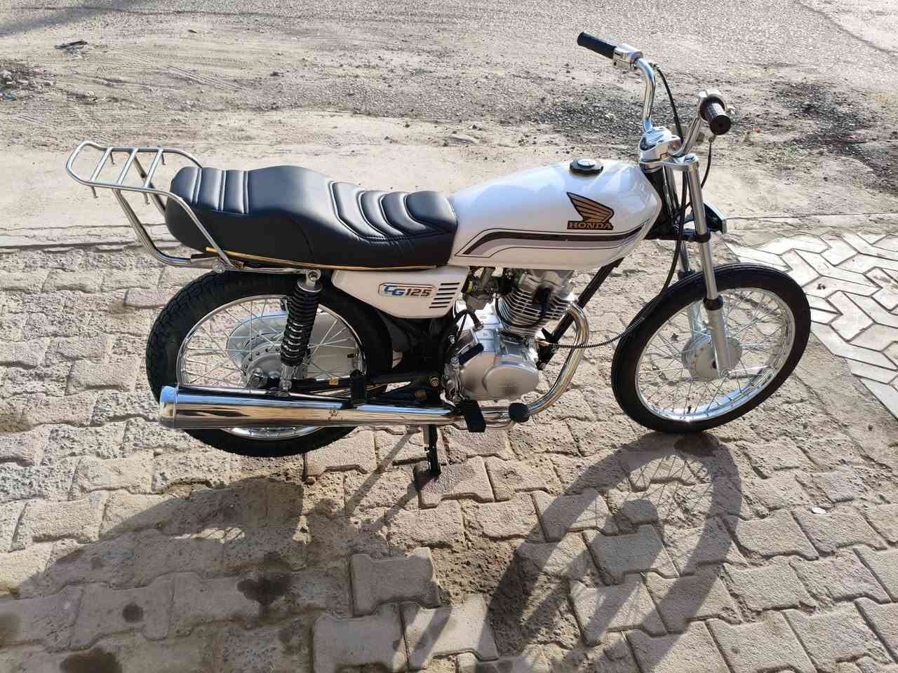 السلام عليكم شباب دراجه للبيع بدون مكفوله ما عده تفيلس صارلها 20يوم من معمره دراجه كله اصلي بخدمت الشراي مكلف بنشر *********** ب 775 بيها مجال قليل
مكلف مكلف
