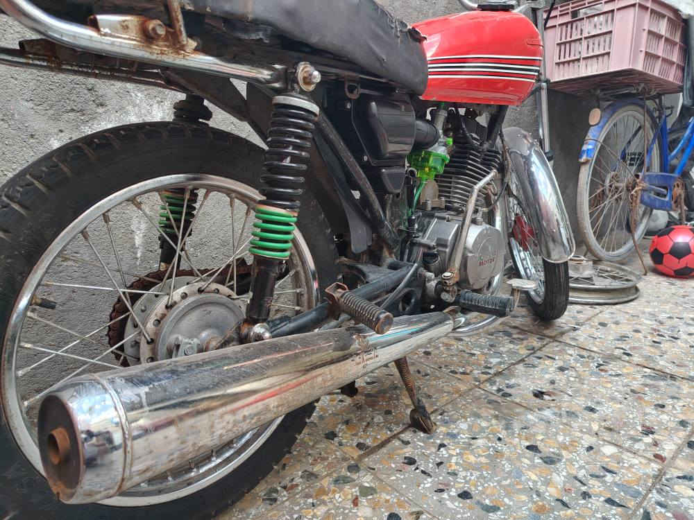 ايرايني شاينك معمره تعمير جديد موديل 23 تجفيت جديد مكينه 150  كير عكس مثل البطح معمره تانكي و ويل امامي رياضي ويل خلفي كابريته رياضي صدر تايرات كله جديد عوزه بس زنجيل يتبدل و كشن ترجع عبالك من الوكيل سعرها 500 والشراي يدلل وتساب موجود *********** البصرة, العراق
