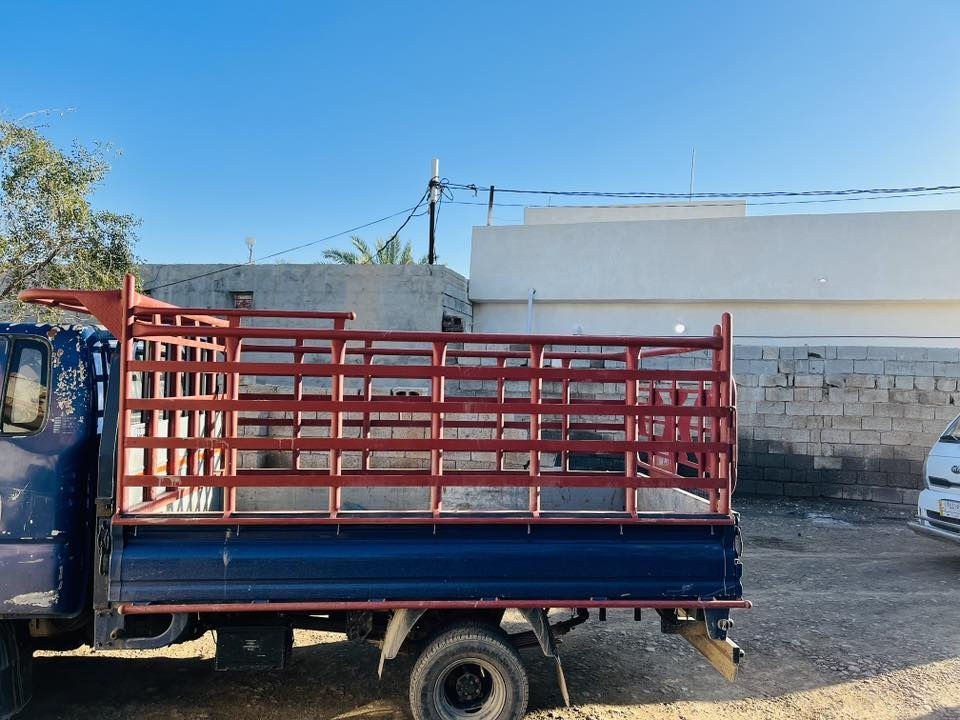 السلام عليكم 
محجر للبيع كيا نثيا بوري اصلي ثقيل 
قبل شهر شديته عمل جديد ارتفاع 85
السعر 400بيه مجال قليل توصيل موجود لأي مكان
***********
