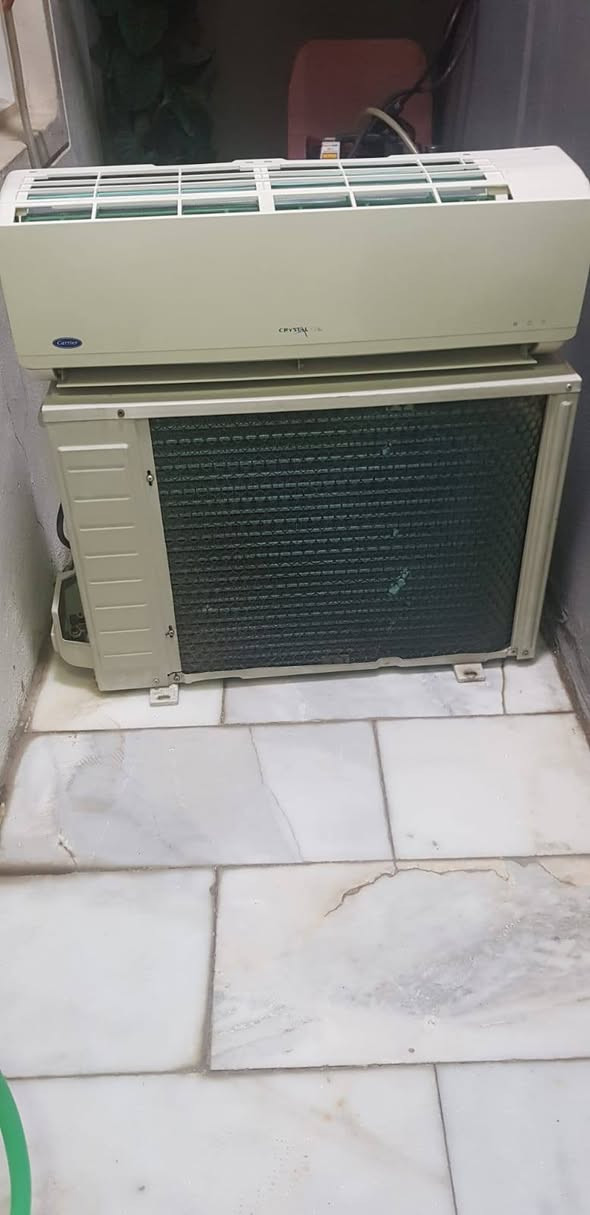 السلام عليكم سبلت كارير واحد طن مستخدم نص موسم نظيف كلش غازه مقفول تبريده بارد كامل السعر ٢٠٠مكاني الصليخ الاتصال بل رقم ***********
