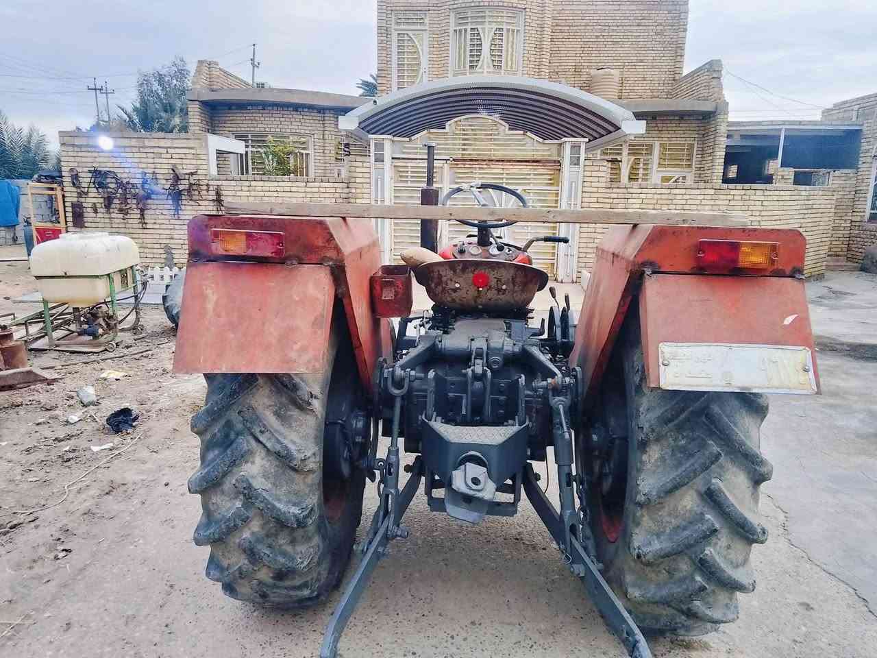 البيع عنتر موديل 90رقم وسنويه نضيفه جدا  عنوان ميسان طريق الكحلاء ***********
