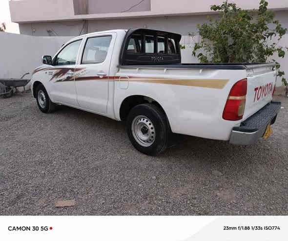 مەرزیە 2006 سعود
 سەیارەکە هیچی پێوە نیە بێ سبوغ 
هەر چوار تایەی تازەیە
گێر و مەکینەی بەشەرەت
سەیارەکە ماڵی دۆستە بێ تەقە و ڕەقەیە
سعر$138
ژمارەی خاوەنی ئۆتۆمبێل
***********
*********** ديبيس
