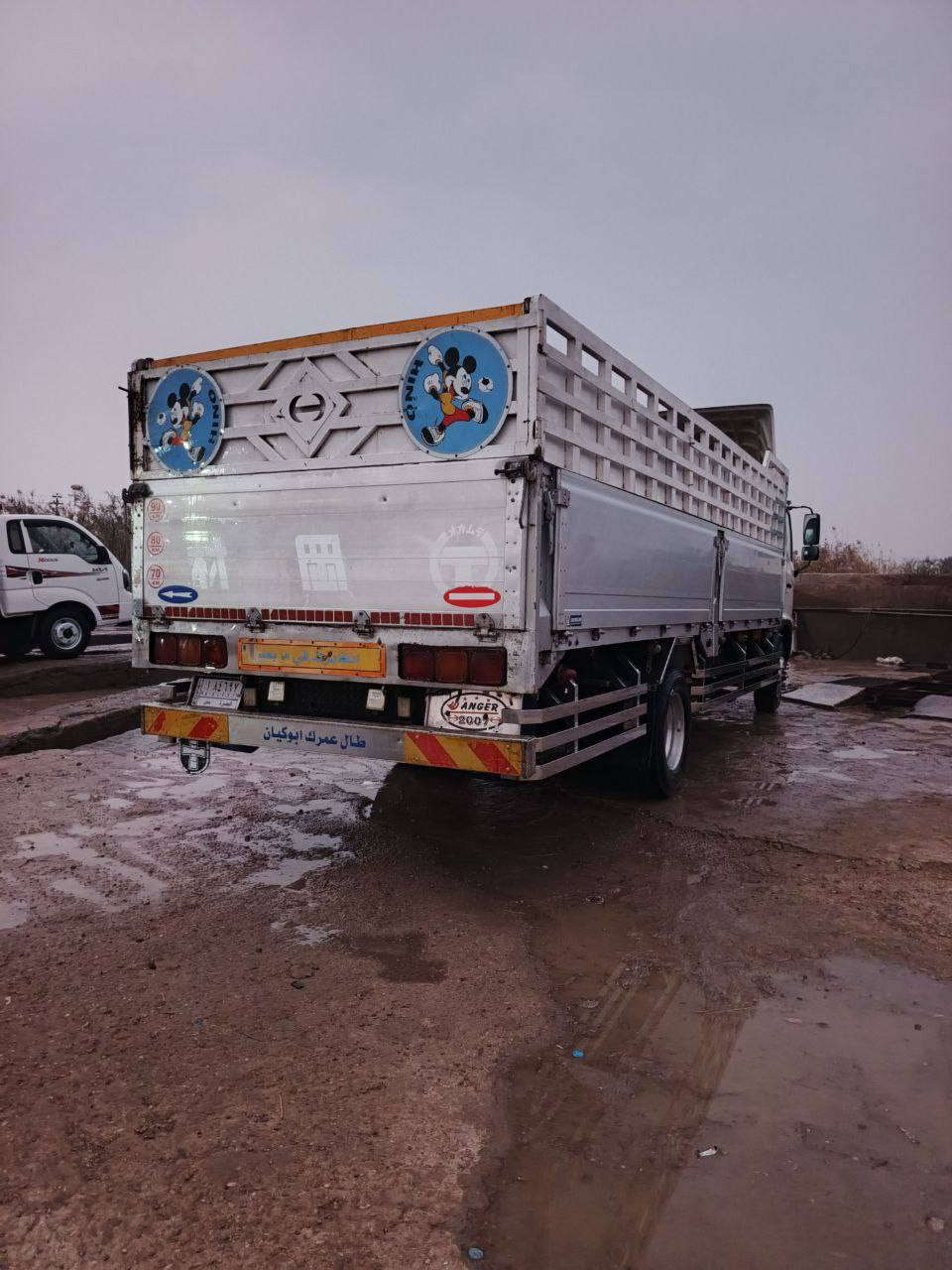 سلام عليكم هينو شيطان فحل 8 برغي للبيع سياره جاهزه للعمل موديل 2004 اصل سياره تخم  تاير جديد صفاح 70 ابوالحاسبه السياره سوبر  سته وربع سياره بسم راعيه نفسه علمن اني مكلف بالنشر رجأ لحد يراسل هاذه رقم صاحب السياره 
‏‪0771 102 7356‬‏
