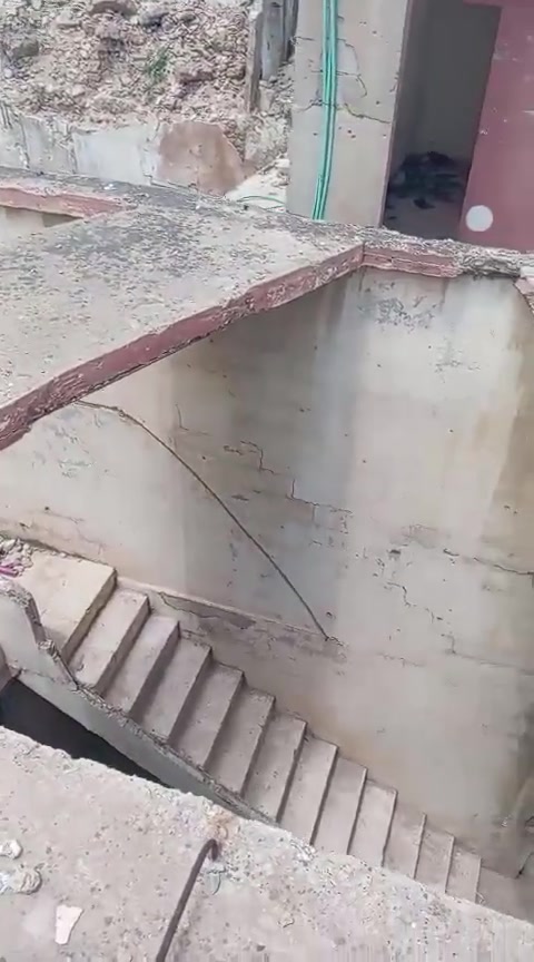 بيت للبيع ب اعتبارو ارض بالميدان خلف مجمع كنائس الطاهره مباشرتاً
المساحة 71 ركن فرع  بيت الصايغ
سعر 750 للمتر 
للاستفسار اكثر التواصل على الرقم ***********
