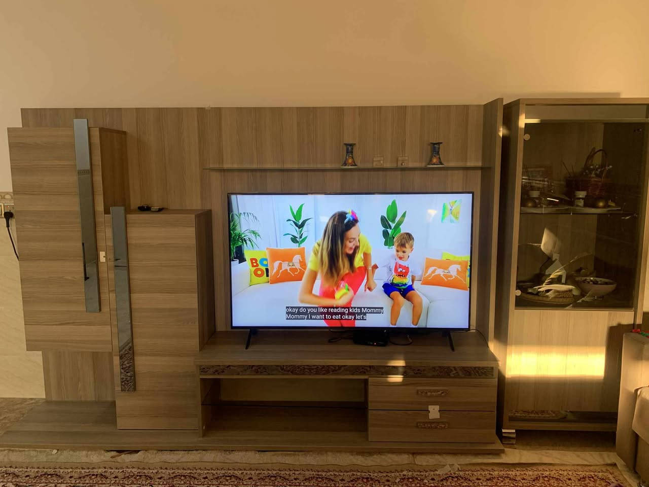 مێزی نان خواردنی ٦ نەفەری 
مێزی تەلەفزیۆن 
کونسوالێک هەر ٣ پارچەکە بۆ فرۆشتن جوان و بێ عەیبە
نرخی هەمووی تەنیا ٧٠٠ هەزار و کەمێک معامەلە❗️


**إذا كنت صاحب هذا الإعلان وتريد حذفه لأي سبب، رجاءا أرسل رسالة إلى الدعم الفني**