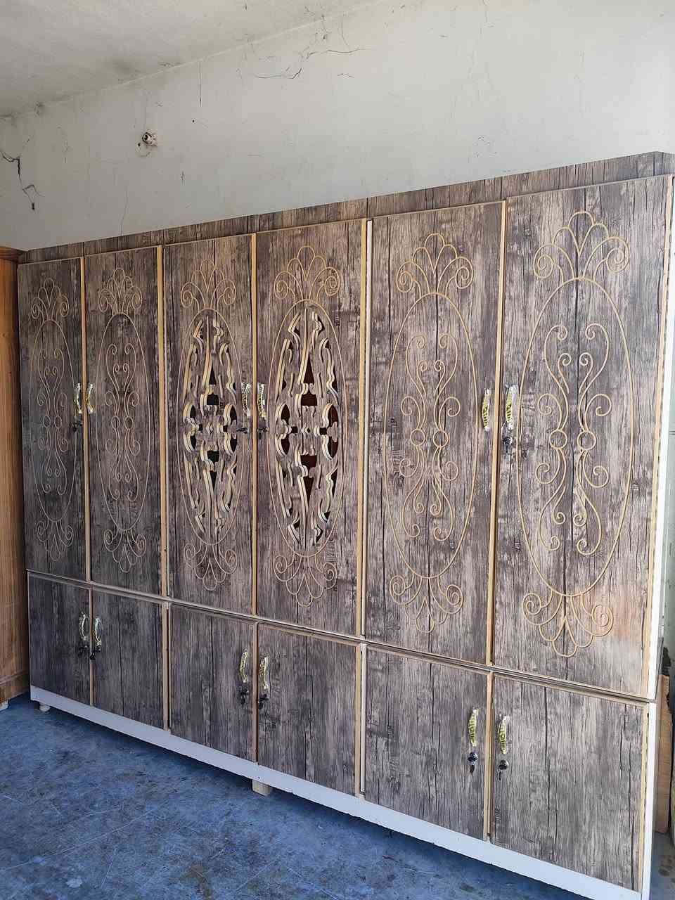 كنتور ويرهم كلاري مستعمل شغل كركوك قطعتين لا شد ولا فتح الخشب تركي ما بي كل عيب نضيف حيل اخو الجديد 
الرقم ***********
