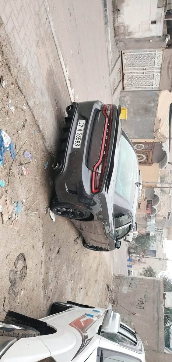 السلام عليكم جارجر مديل 2018 وارد كندي داخله كفاله للعراق اهنا بل عراق صار بيه تبديل الجاملغ وصبغ بيبان اثنين بدون اي دواخل يعني تلاثه قطع بيه والبقيه كفاله كير مكينه حداديه كله نضيفه السياره رقم مثنى راعيهة بالبصرة ومكان السياره هم بالبصرة رقم جديد الالماني هزة جديده السياره مال موضف ما متعوبة واذا اكو امراوس هم اوبامه جارجر RT عادي اراوس 
السعر الاتصال عله راعيهة اني مكلف بالنشر السعره مناسب
الهاتف : *********** 
العنوان : البصرة Singapore
