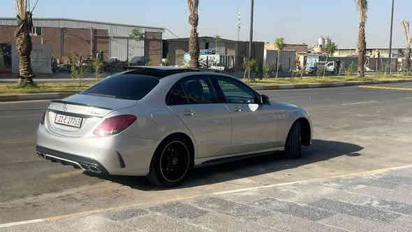 مارسيدس c300 موديل 2017 شكل ال 18 وراد امريكي 
تو ويل
بنوراما 
وضعيات قيادة 
شاشه كبيره 
هيتر كشنات
رادارات 
خزن ميموري 
مري قلابه
 دبل ماوس
خمس بصمات
جنطة كهرباء 
لد امامي خلفي 
عليها  كت AMG C63 كامل 
محرك 2000 تيربو 
تخم تاير جديد ميشلن 
ادامه كامله بدون نواقص 
صفر مسج 
ماشيه 76000
صبغ ربع البنيد فقط البقيه كفاله 
السعر 23,800 وبيها مجال 
السيارة بأسمي تحويل او وكاله 
مكان السياره بغداد ***********
