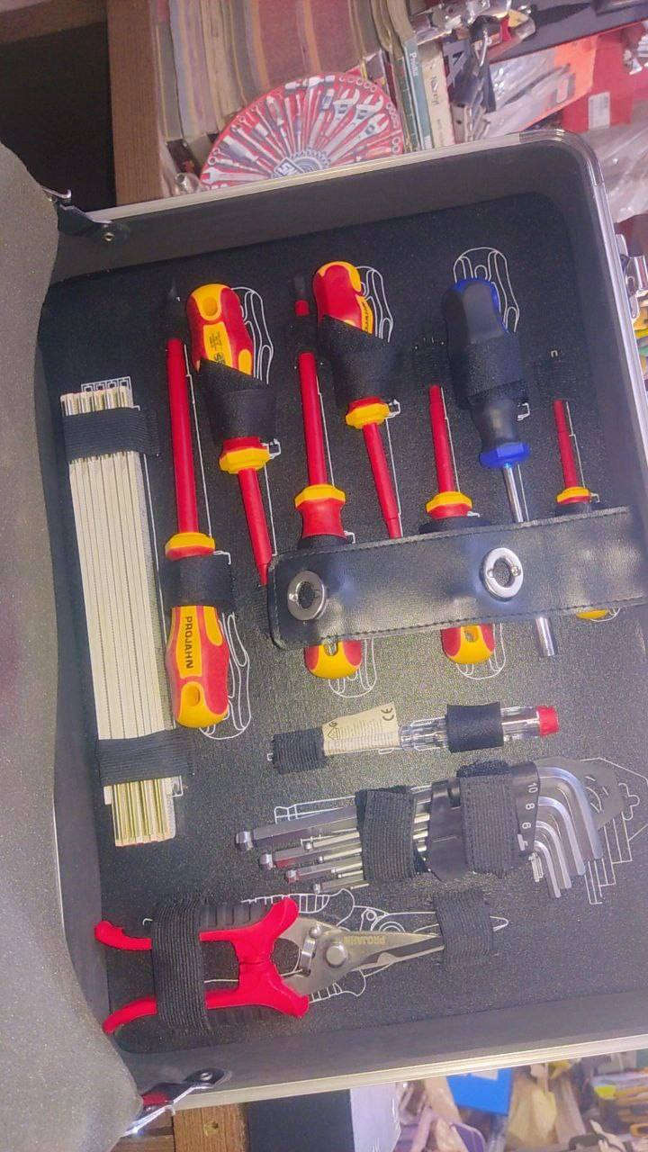 جنطة عدة كامله من ماركة بروجان الالمانية 
عازل وميكانيكي 
الاستفسارات خاص 
العنوان بغداد شارع الرشيد نهاية شارع المربعه محل احمد جلال
متوفر توصيل الى جميع المحافظات


**إذا كنت صاحب هذا الإعلان وتريد حذفه لأي سبب، رجاءا أرسل رسالة إلى الدعم الفني**