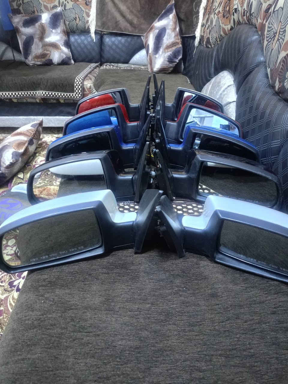 مرايات حاويه وجبه جديده كهرب واغلبهم شفط شراي اتصل او خاص 
***********
