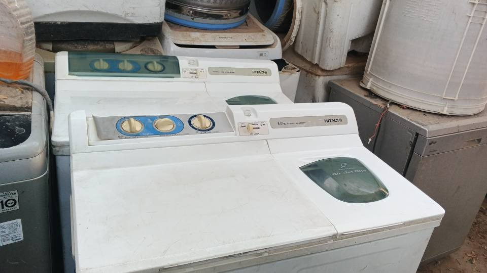 غسالات عاديه هيتاشي ياباني عشغل غسل وتنشيف سعر الوحده 50 العنوان كربلاء الهاتف *********** كربلاء, العراق
