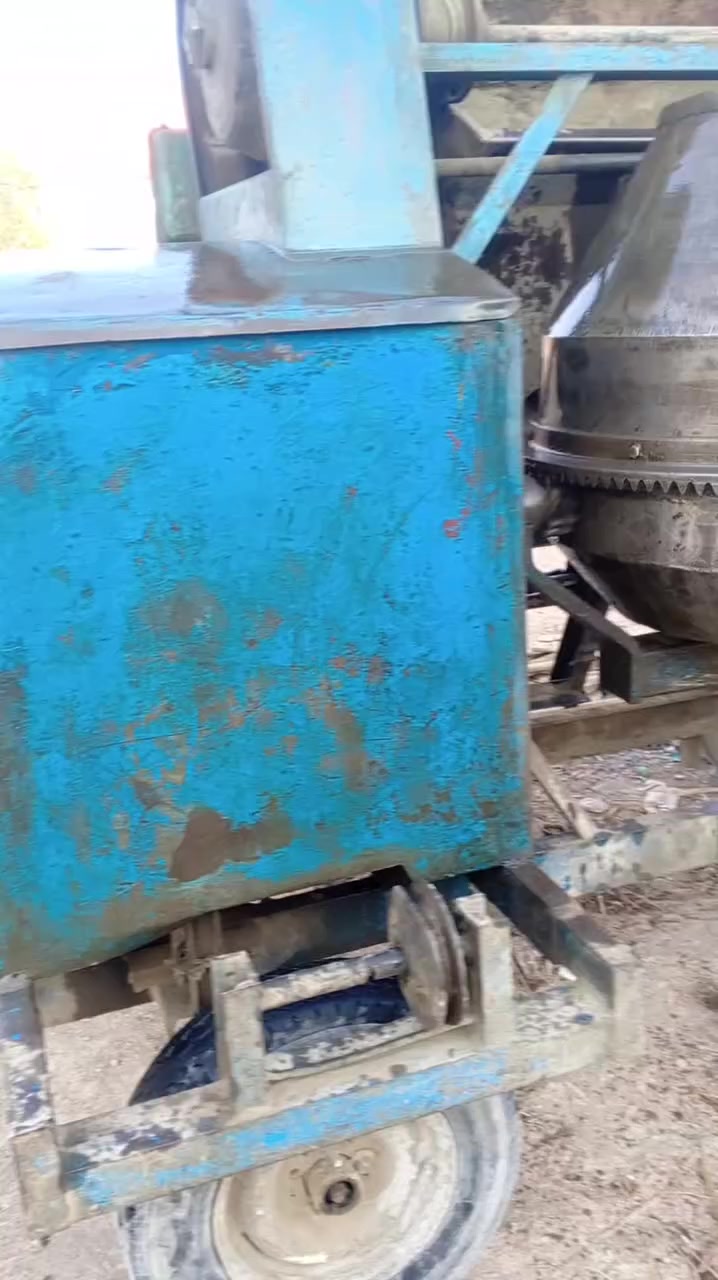 السلام عليكم خباطة للبيع 
***********
