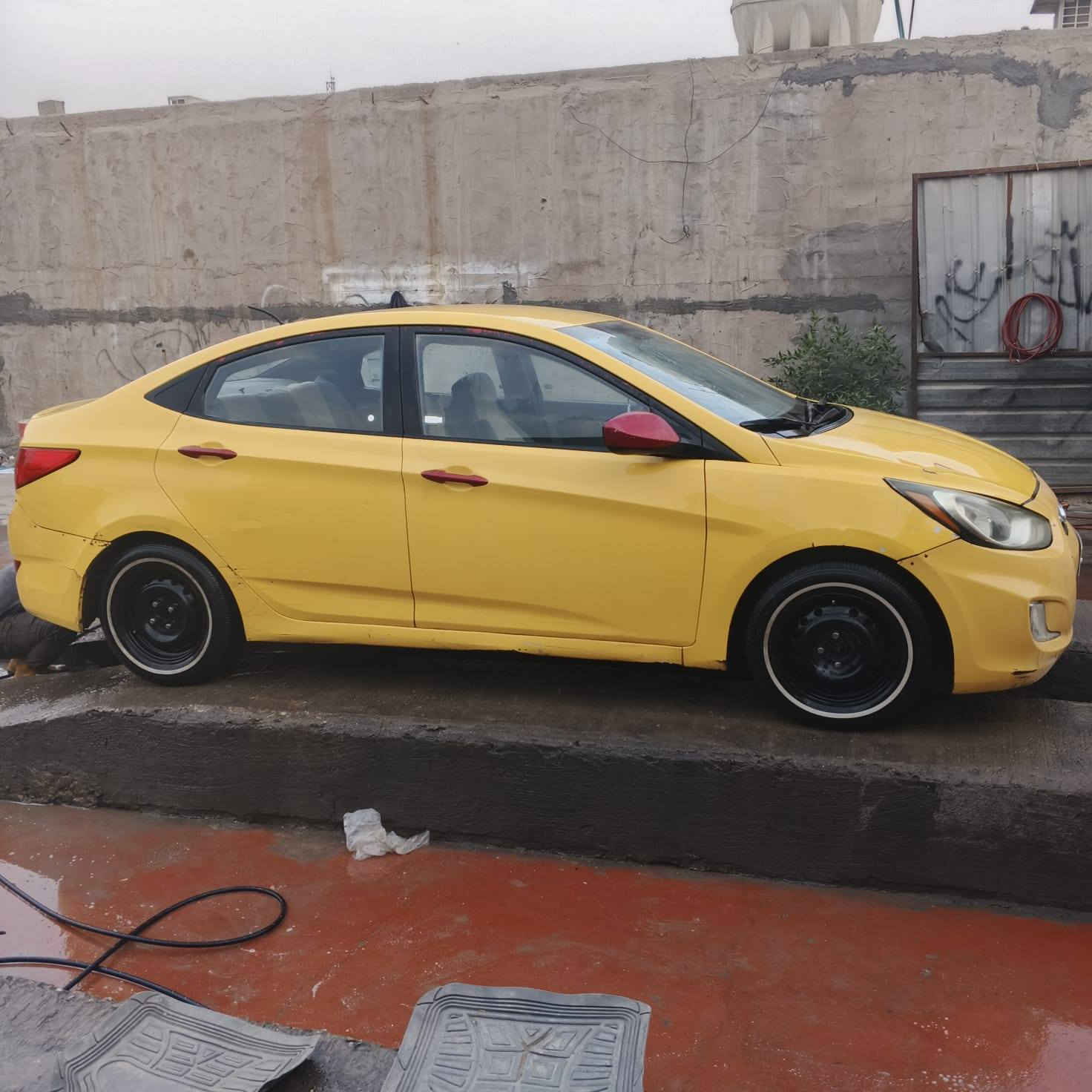 سلام عليكم
اكسنت موديل 2012
حادثها جاملغ صدر فقط 
صدر خلفي جديد قبل سبوع شديته 
سياره حلوه دوانز ماكو 
مكينه 1600 Gdi
تاخذها بوجهك لشغل مابيها نقص 
السعر 82 وبيها مجال 
بغداد العبيدي 
***********
