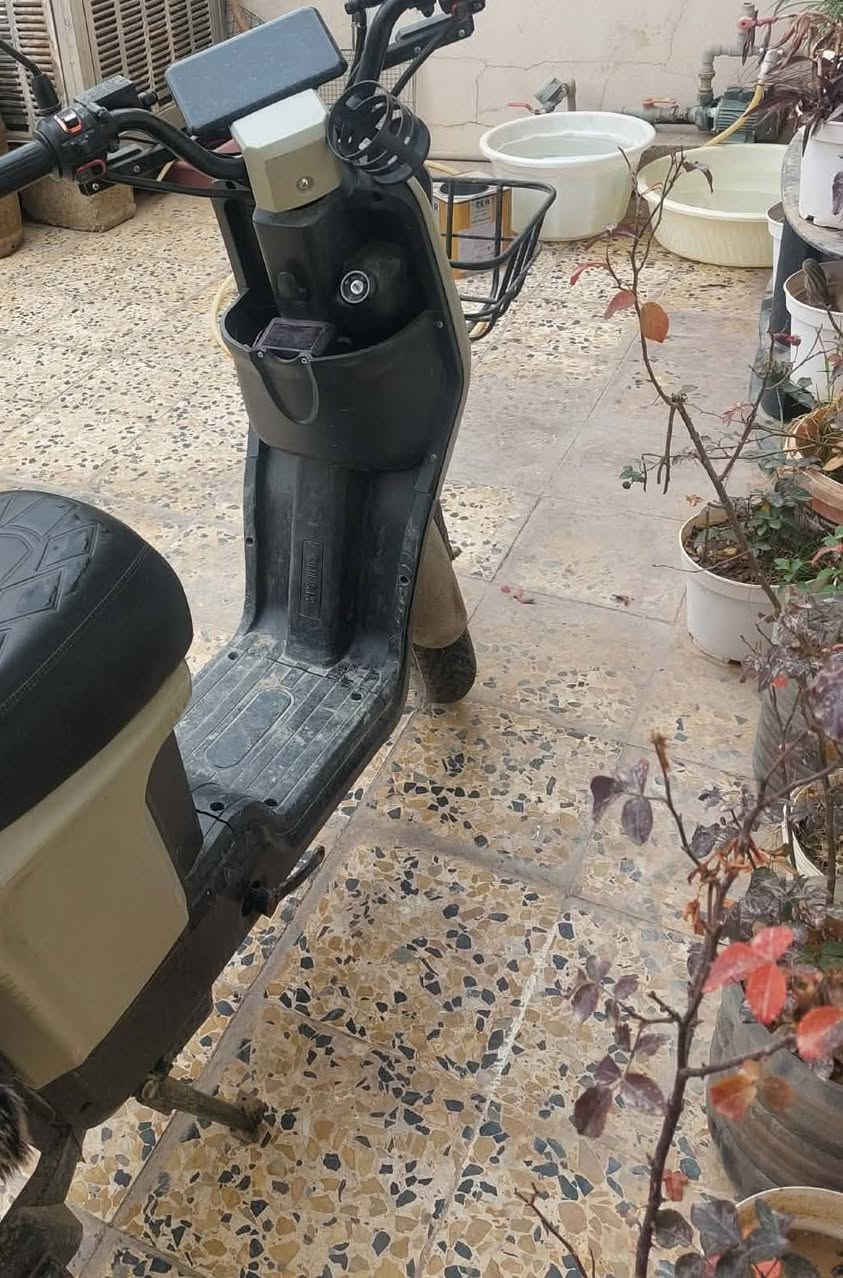 دراجه شحن للبيع نضيف مبدل بطاريات جدد مابي عيب (سعر 300) هاتف ***********
