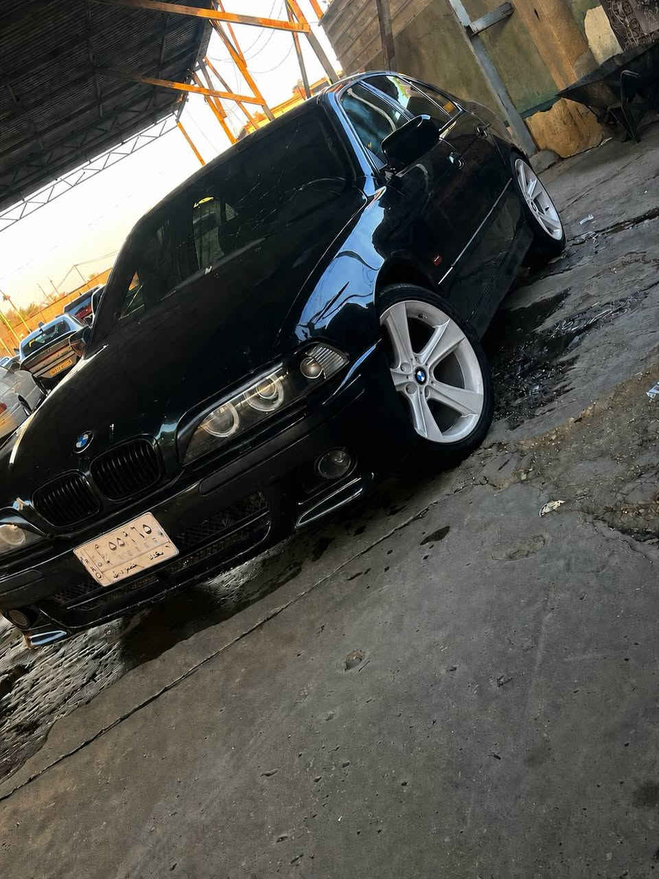 سلام عليكم Bmw e39 540i
فول مواصفات موديل 2000 رقم بغداد مداور ثاني يوم 
لون زيتوني نقصها حداديه وترتيبات كهربائيات شغاله كلها تبريد ثلج ويه سويج مكانها كربلاء بيع مستعجل 68 بيها مجال قليل 
***********
