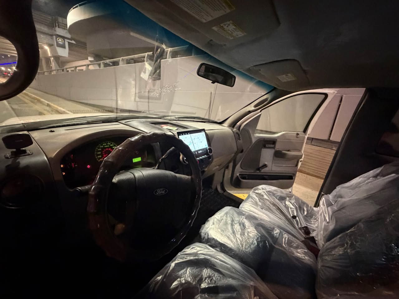 F150 بسمي مديل 2008 
V6 بلادية جاهزة سيارة 
نضافة تجي شوف بعينك وتحكم 
سيارة بيهة قطع صبغ اني ابيع حزام بس امامنة الله مابيهة دواخل صبغ جمالية  
سعر ٨٥ ومجالهة جدن بصيط بعد لمعاينة *********** بغداد, العراق
