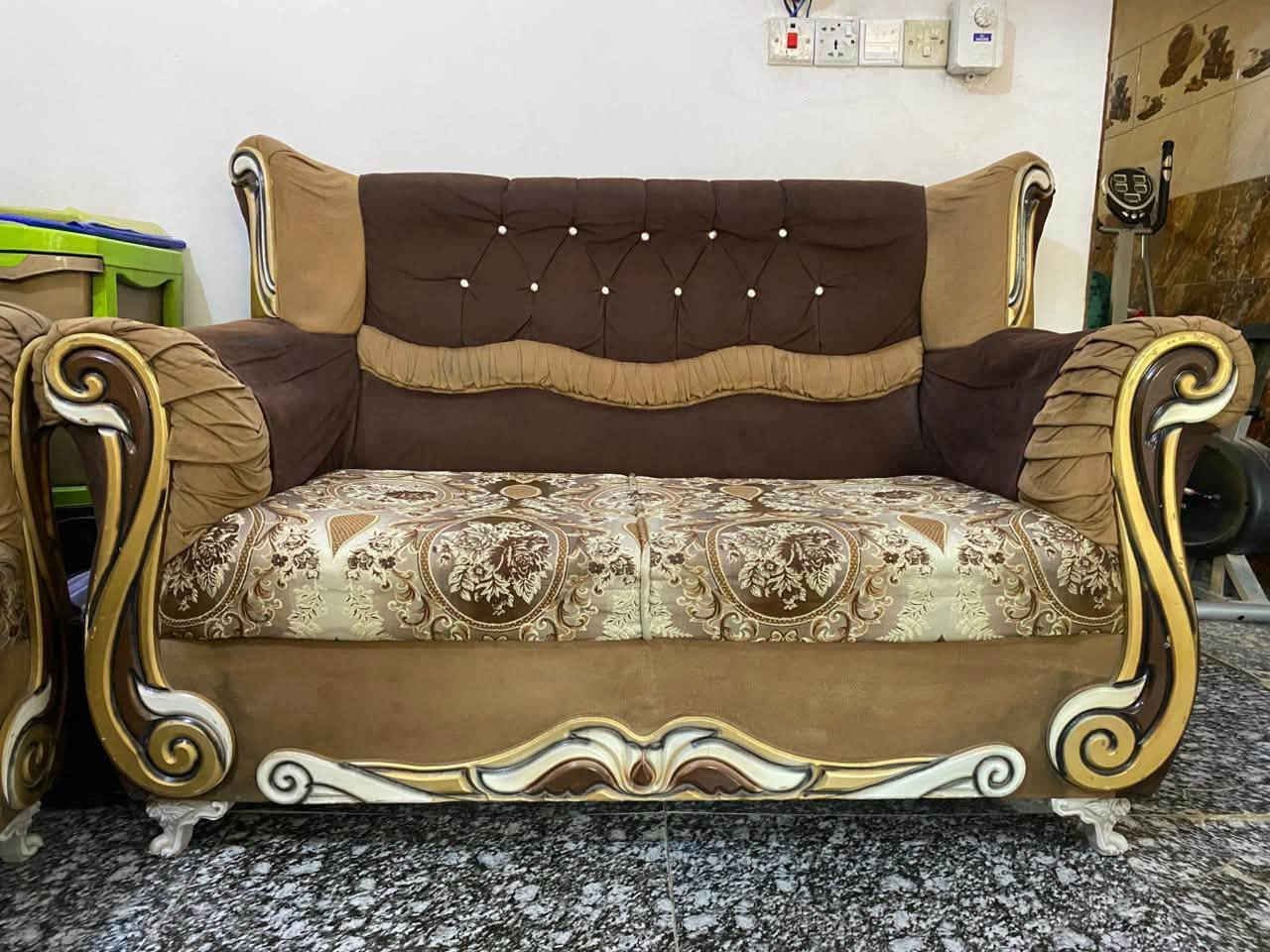 السلام عليكم تخم قنفات جديده 
السعر ٣٥٠ الف وبيها مجال
مكان بغداد الغزاليه ***********
