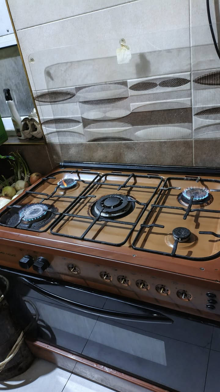 أغراض نضيفه للبيع مجمده مبردات 2 طباخ
للستفسار رقم ***********
