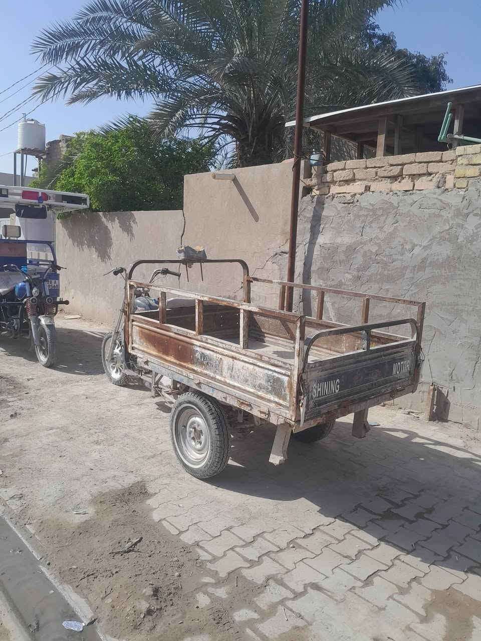 ستوتة للبيع كلك مكفولة جانت رقم اسود وكع مكينة جديد اكسن جديد شاصي مكفولة مكان نجف حي رحمة سعر 450 ***********
