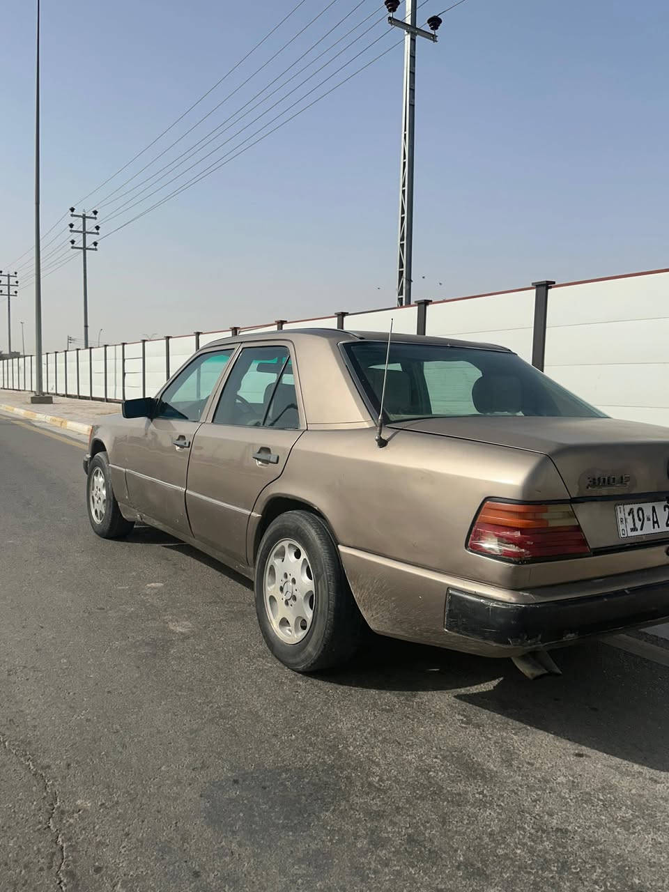 دب موديل ٩١ السنوية مكتوب
رقم انكليزي كربلاء
محرك وكير بلاد مو تحوير
قاعدة دبل كدام السايق معمرة
مصبوغة عام
باقي التفاصيل تجي وتشوف
سعر ٥٢ وبيها مجال
المكان كربلاء
رقم الهاتف ***********
