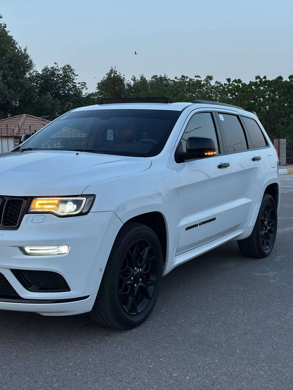 للبيع سيارة جيب (Jeep) موديل 2021 بمواصفات خليجية ممتازة وبحالة الوكالة.
المواصفات والتفاصيل:
 الفئة: S (خليجي)
 المحرك: 6 سيلندر (V6) عزم وقوة ممتازة.
 اللون: أبيض ملكي.
 الرقم: بغداد (أصولي جاهز للتحويل).
 المسافة المقطوعة: 51 ألف كم فقط (ممشى حقيقي).
 الحالة العامة: مكفولة كفالة عامة من كل نواحي الضرر، الصبغ، والتعديل (بحالة بلاد).
📍 الموقع: الأنبار - الصقلاوية
📞 للاستفسار والتواصل: ***********
