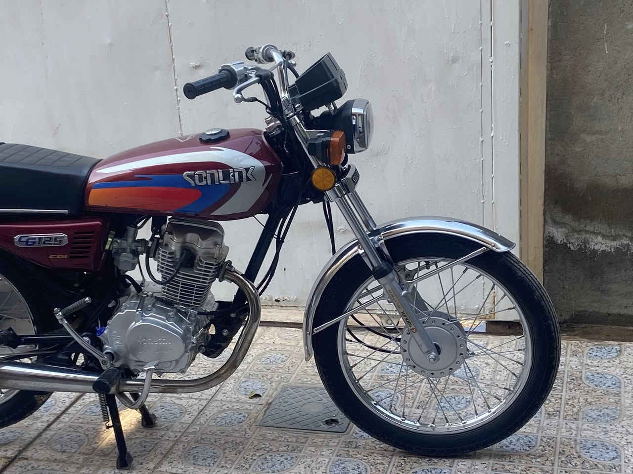 السلام عليكم للبيع دراجه سونك 2025 مكفوله من كلشي اوراق كامله دراجه زيرو صار اقل الشهر من طلعت من الوكيل مكينتهه جديده شلعه معدل فول مابيهه اي نقص سويجات 2 بلاديات دراجه تخبل تجي وتشوفهه والسعر640 وبيهه مجال مكاني ديالى الخالص هبهب ***********
