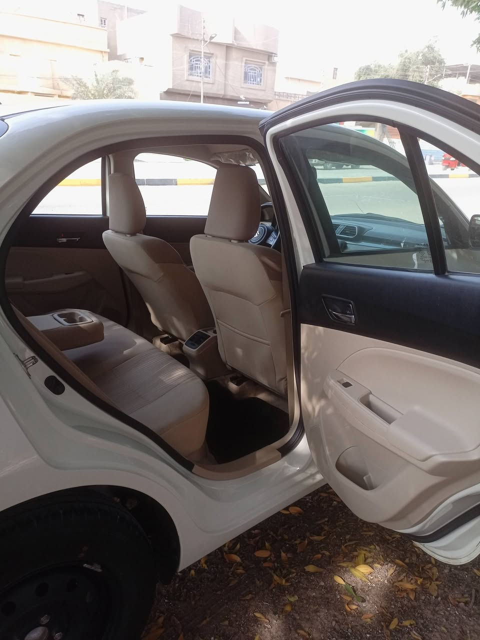 سازوكي مديل 24 اقصاد راعيه بلبصرة سياره مكفوله عده جاملق امامي بي ربع صبق ولباقي مكفول سياره حيل جديده احله من الصوره عنواني البصرة لامن الداخلي ***********السعر 97
