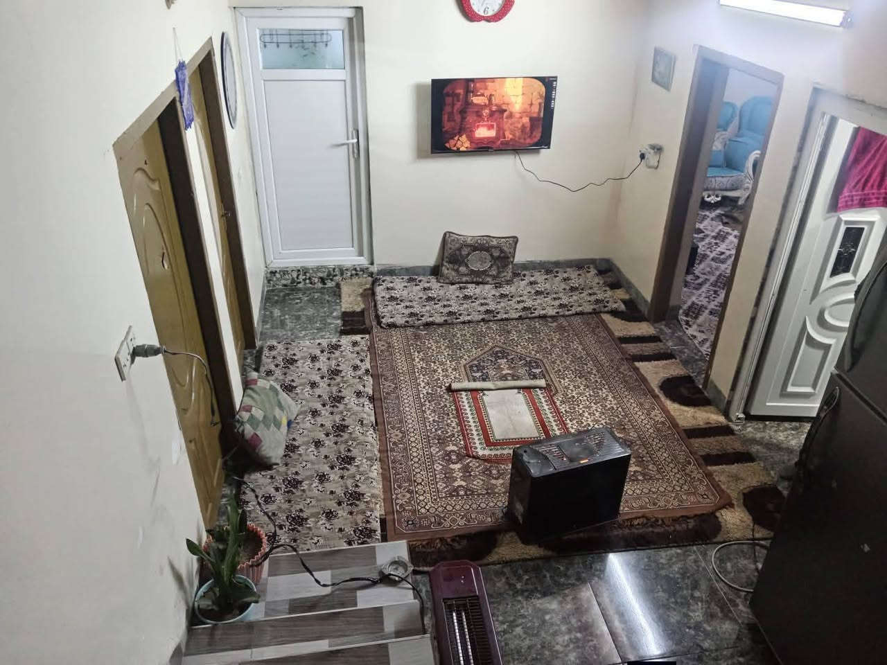 #دار للبيع.:مساحة 100م_رقم 
#موقع:-حي عسكري خلف تجاري 
_______________  
#نوع عقار رقم                                                   #فرع عريظ                                                                                                                              #بناء نظيف                                                                                                                         #منطقة فول خدمات
___________                                                                                                                                                                                                                                                                                             #بي غرفة  نوم+ هول +مطبخ +استقبال+وصحيات 
_____________  
سعر  35 مليون مجال
________________    
للاستفسار اتصال عالرقم 
 ***********
***********
