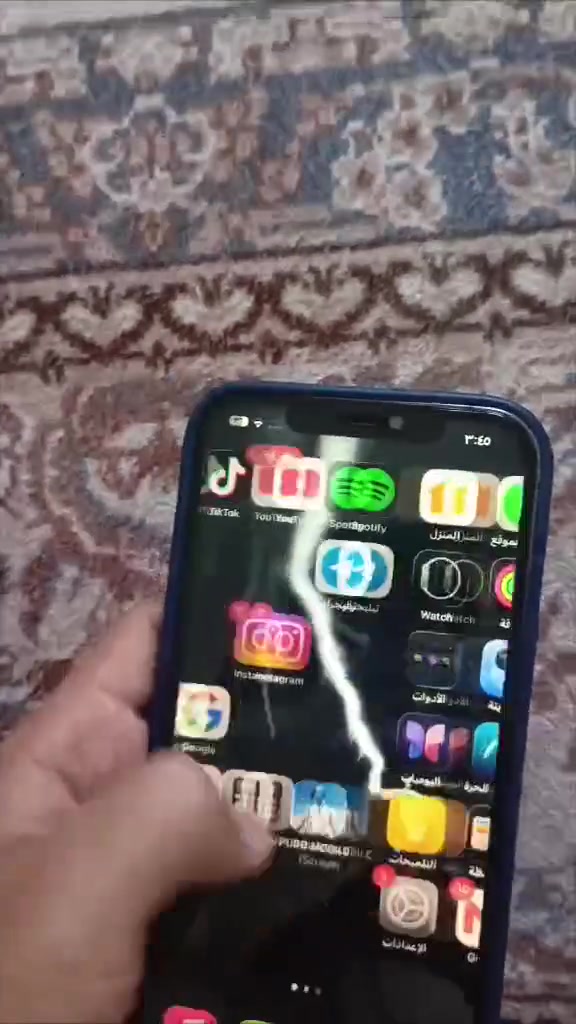 السلام عليكم
آيفون ١٢بروماكس 

مبدل فقططط شاشه فقط البارحه بدلته 

بطاريه ٩٢ 

ذاكره ٥١٢

الجهاز مفول المكان أبو خستاوي 

السعر ٣٩٥ وبي مجال قليل كلش


**إذا كنت صاحب هذا الإعلان وتريد حذفه لأي سبب، رجاءا أرسل رسالة إلى الدعم الفني**