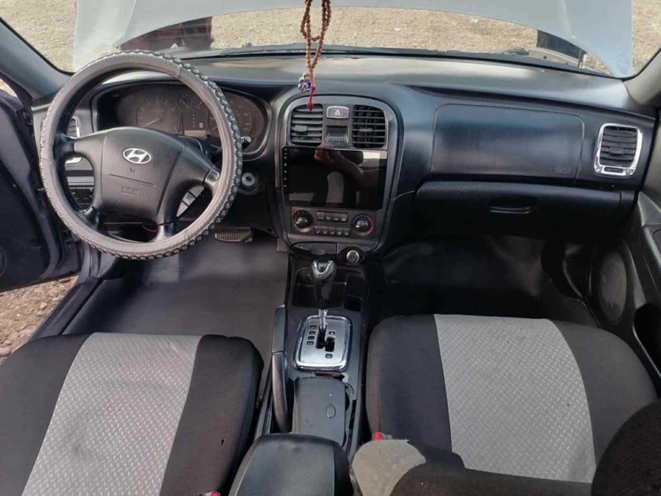 مكاني بغداد التاجي 
رقمي *********** فقط واتساب 
السياره بلاديه 
رقم بغداد 
كير مكفول 
محرك ينقص دهن كل 15 يوم 1 لتر ونص 
صدرها الامامي سليم 
صدرها الخلفي يحتاج فقط دبلات 
تبريد تدفئه شغالات 
كهربائيات مكفوله 
اي استفسار اتصل واتساب 