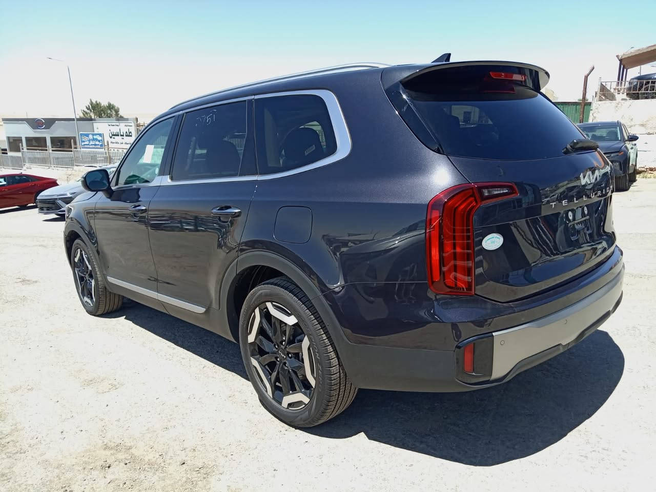 بسم الله الرحمين الرحيم.                                 

نوع السيارة🚘✅ كيا تيلورايد.   الموديل 2025.                  

السيارة موجود ✅بالاردن  🚗المنطقة الحرة الزرقاء                    

الضرر واضح بالصور ✅بدون ارباك  🚘السيارة تشتغل وتمشي.   

الاستفسار او التصال  على الرقم  ***********             

او مراسلة واتساب على الرقم الاردني 00962797080658. 

عنوان المعرض🛣️🛣️⬅️شارع 18 شمال المنطقة الحرة🚗🚗🚗
