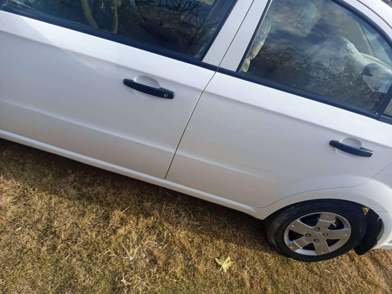 للبيع افيو كفاله رقم انكليزي كربلاء موديل 2011 السعر 83 وبيعه مجال فلوس نقدي بكاني  ابو غرق النخيله الغربيه رقمي ***********
