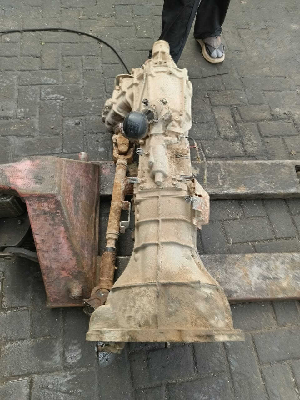 كير كولورادو2008 للبيع. حورت وبعت المحرك وبق الكير للعلم شتريت سياره عاطله ماعرف شي عن الكير بس هوه اكيد شغال /***********
