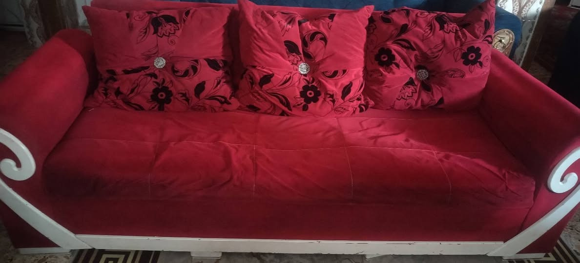 تخم ١٠مقاعد للبيع ٢قنفة ٣مقاعد
١قنفة مقعدين و٢ كراسي بحالة جيدة
السعر ١٥٠


**إذا كنت صاحب هذا الإعلان وتريد حذفه لأي سبب، رجاءا أرسل رسالة إلى الدعم الفني**