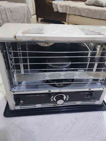 صوبة نفطية ياباني توشيبا قديم جدا نظيفه استخدام قليل خذته العام ١٢٥ أريده ١٠٠ وبيه مجال ***********
