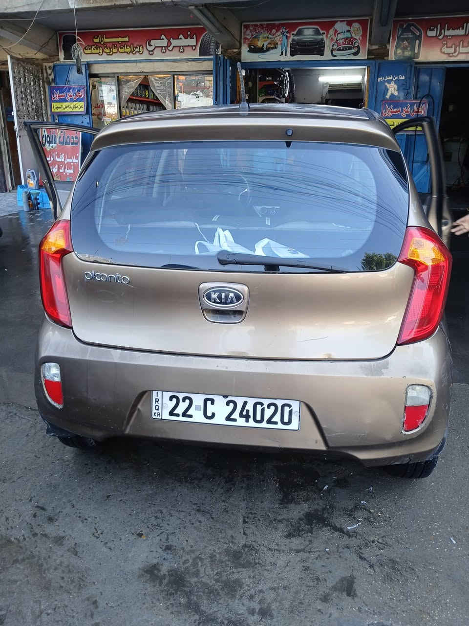 كيا بيكانتو ٢٠١٢ مسجلة ٢٠١١ بالسنوية بيهة    جراد وتعديل جاملغ. وبيها كم طخة .. 
كير ومحرك مكفولات رقم اربيل سنوية باسمي 
السيارة ٤ سلندر  مابيها مواصفات فقط كير اوتوماتيك اني شادلها شاشة وكاميرا 
السيارة نعمة من الله عندي من ٢٠١٧ تحتاج صدر وترتيبات 
السعر ٧٥  وبيها مجال للشراي 
***********
