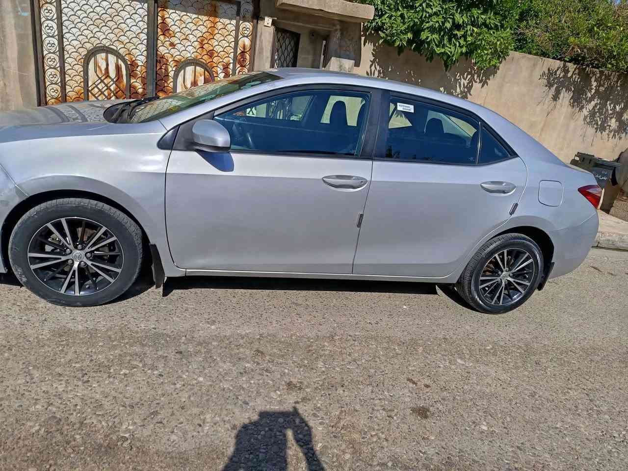 كرولا أمريكي كلين  بدون صبغ  LEبيه 3 مكان bdr  حجر رادار ايرباك بشرط  كير محرك بشرط  تريد وكلا تريد تحويل ماشيه 140 كليو متر عنوان عقره تلفون  كورك ***********  وتساب *********** سعر 143
