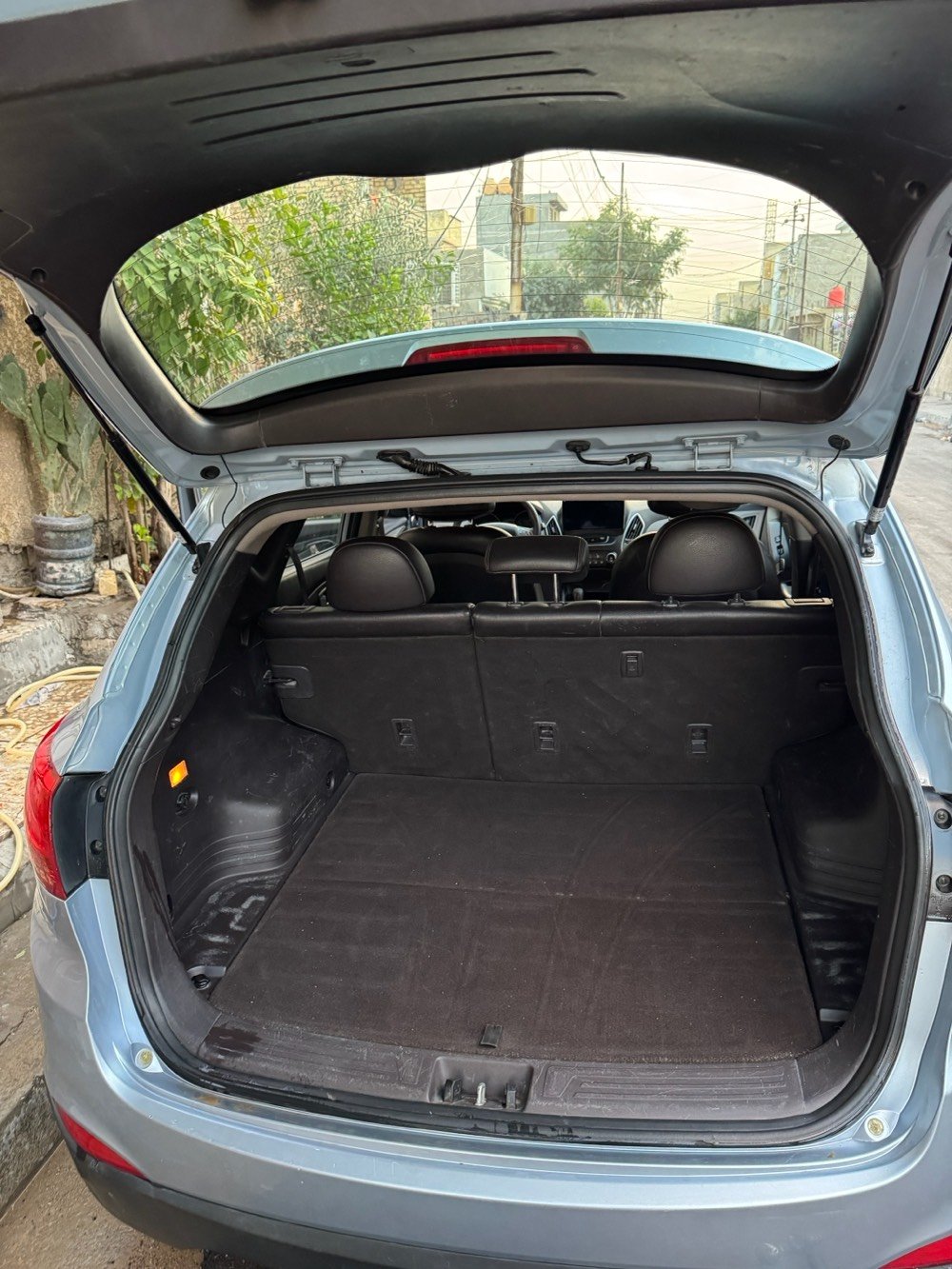 السلام عليكم 
توسان 2011 وراد امريكي للبيع السعر 112وبيه مجال 
رقم انكليزي بسمي وهزه جديده تبريدشغال مكاني الثعالبه
بدون نقص صدر وتايرات ومكينه كير بحاله جيده ظرره امريكا بنيد مبدلوجاملغ ابلادي وبدايه الشاصي بارد ايرباكات سليمه 
بلعراق امبدل بيه باب الصدر وكلير باب وجاملغ  صبغ بدون دواخل محرك 2400 دوش الخلفي كشنات جلد وشاشه وداش كام مراوس ابحدث ***********