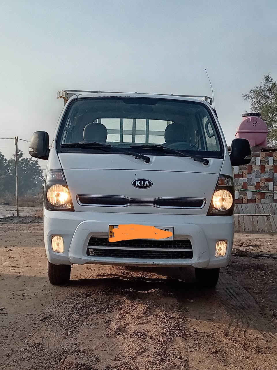 كيه بنكو 2700 كفاله عامه تخم تاير جديد حداديه جديده محرك جديد  تبريد تدفئه دوشمه كله فول رقم قادسيه انكليزي مداور ثاني يوم المكان السماوه وركاء
السعر 129  بيه مجال بسيط السياره مالت جناي
ممتواجد عالفيس تواصل 0782 341 5181
