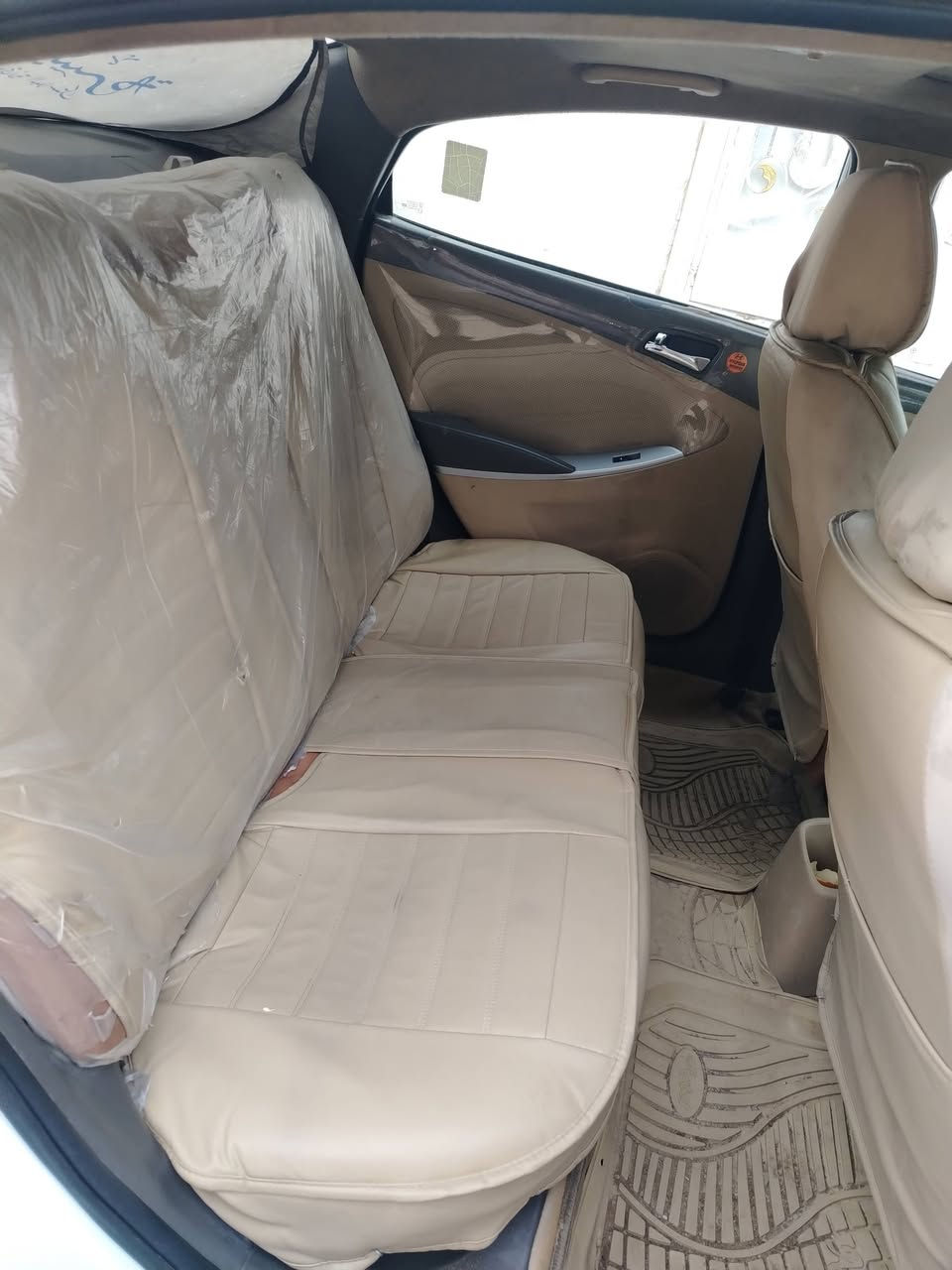 اكسنت 2015 مكفوله ماعدا رشات صبغ بسيطه كير مكينه مكفولات رقم كربلاء انكليزي مكانهه كربلاء
سعرهه 115 وبيهه مجال بسيط
***********
