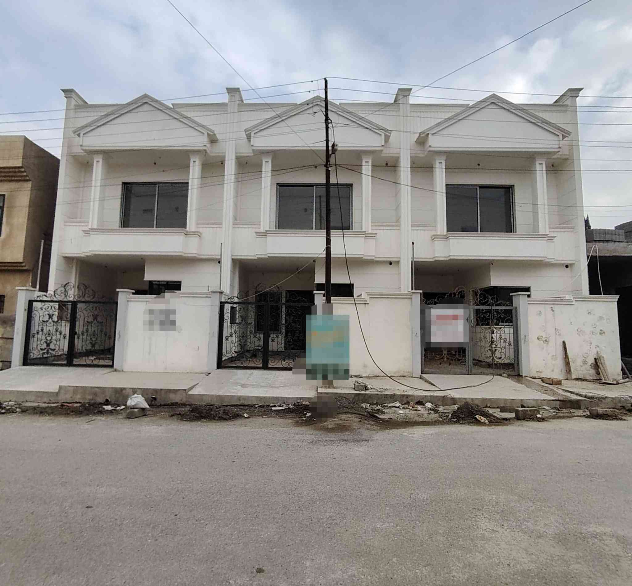 ٣ دور للبيع (سكني) 
كود العقار/296

🔴تسليم عالمفتاح

▪️المنطقة:  حي المثنى 
▪️المساحة :102م
▪️ الواجهة: 6
🔴دور زيرو جديد 👌

🔴يتكون من:٤غرف+حمام++استقبال+ هول+مطبخ

🔴السعر : يرجى المراسلة على الخاص 
-------

◀ لمعرفة التفاصيل ومشاهدة صور العقار اشترك بقناة التليجرام

https://t.me/beban_iq

◀ للتواصل معنا على الواتساب 📩

https://wa.me/9647769534564  

#بيبان #منصتك_للعقار


**إذا كنت صاحب هذا الإعلان وتريد حذفه لأي سبب، رجاءا أرسل رسالة إلى الدعم الفني**