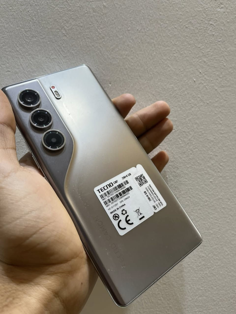 تكنو كامون 40 نسخه 5G
شاحنه 45W
ذاكره 256
كامل ملحقات 
فقط شاشه مبدل نوعيه زينه 
استخدام شهر يطلع عدك بل اعدادات 
بابل حله ورديه خارج 
***********
