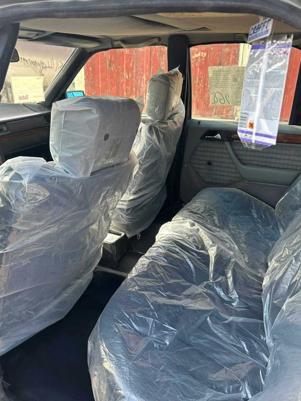 مارسدس دب موديل ٩١ مكينه ٣٠٠٠ رقم واسط النكليزي سنويه وهزه جدد صدر مامي خلفي جديد تخم تاير جديد قواعد دبلات سليمه مكان سياره واسط سعر ٥٥ وبيه مجال شي قليل ***********
