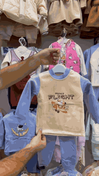 💐💐 عسل بيبي 💐💐
 🌟تراك قديفه مبطن خامة روعه 
🌟 قطعتين من عمر  ( 3 اشهر  ) الى عمر (سنتين)
🌟🌟 متوفر داخل المحل كل ما تحتاجه الام من تجهيزات حديث الولادة / باجمل الموديلات و انسب الاسعار 
🤗🤗 للطلب والحجز على الواتساب ***********
💐 العنوان/ موصل /السرجخانه قرب المثلث على الشارع العام 
🍂🍂 وبانسب الاسعار
🌹🌹 يوجد توصيل داخل الموصل  🚕🚕🚕
