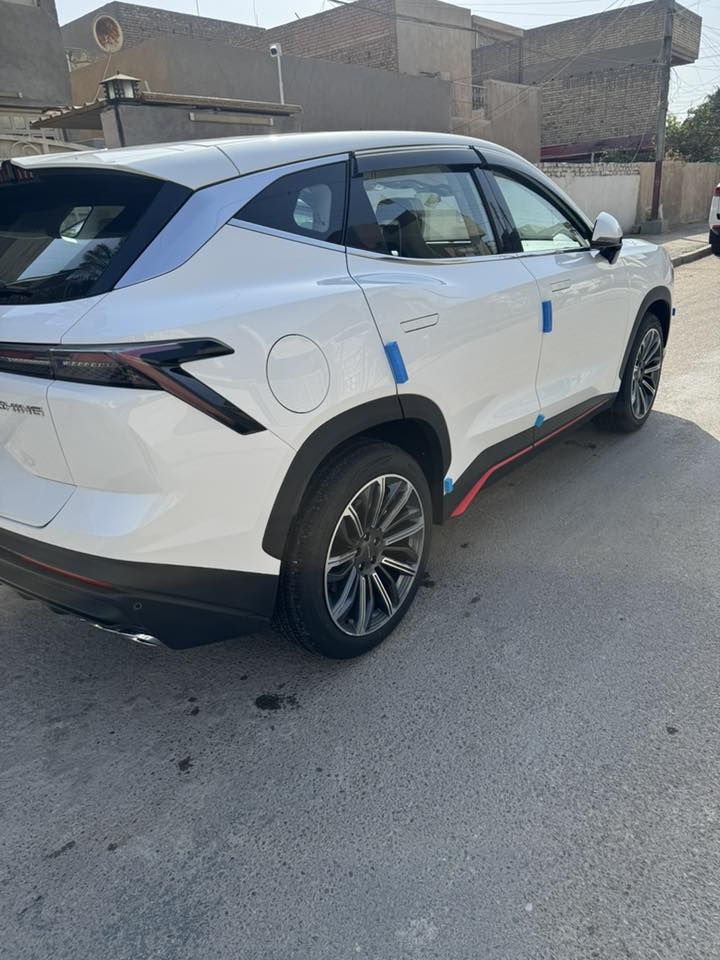 السلام عليكم سياره جيتور داشنك4 2025فول الفول
لون السياره ابيض 
نقاط عمياء
 كامرات 540درجه
تحديد مسار
اوتو هولد
انارة داخليه متغيره
بانوراما
كشنات تدفئة +تبريد
مقياس درجه حراره بالابواب
صندوك كهربائي
گير تعليك
اوامر صوتيه
  محرك 1600 توربو
وبيها بعد مواصفات
 ماشييه16000وقابله للزياده السعر : 27مليون وبيه مجال ورقمها بغداد باسمي
فقط للبيع.   المكان: بغداد. للاستفسار*********** سياره ماشيه7فقط بعده زيرو وبضمان شركه هارلم
