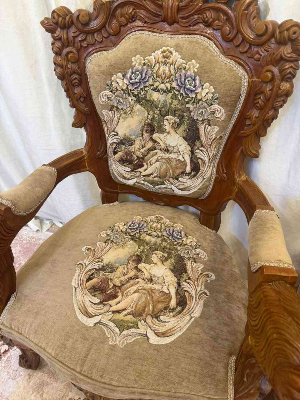 تخم انتيكة للبيع من التسعينات
٢ قنفات ثلاثية
٤ قنفات مفرد
٤ طبلات صغيرة
١ طبلة وسطية
السعر مليون ٢٠٠
للتواصل :***********
