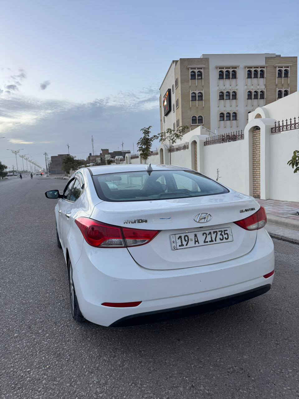 سلام عليكم النترا موديل ١٤ سياره خليجيه مكينه ١٨٠٠ فول موصفات عده بصمه بيه بنيد مبدل شركه وبيه رشات صبغ رقم كربلاء بسمي مداور ثاني يوم المكان كربلاء المقدسه اتصال *********** السعر ١١٥ وبيه مجال
