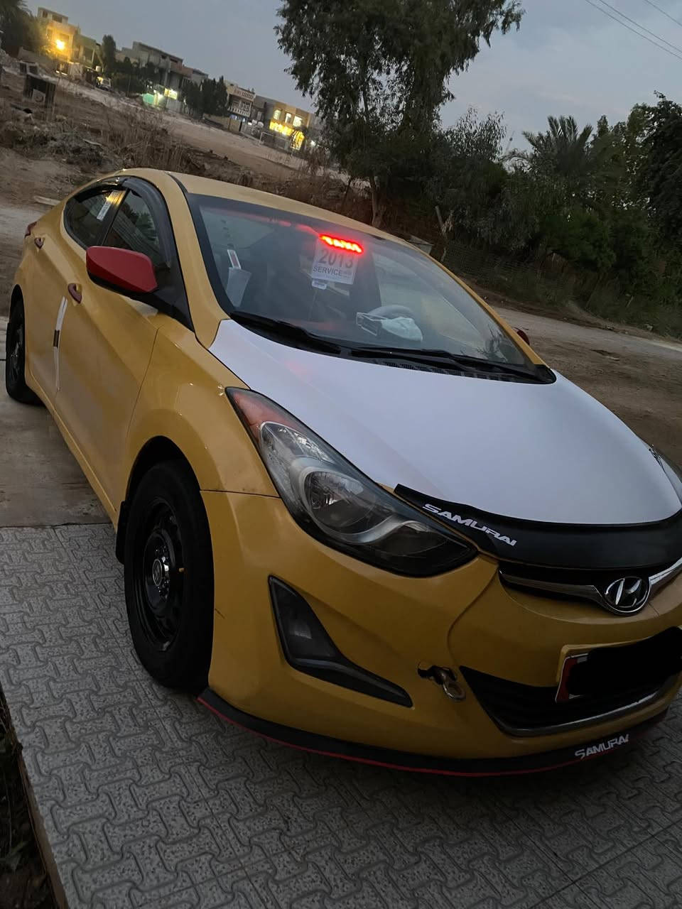 السلام وعليكم شباب.
النتره. 2013امريكي 

السياره ضررهه جامرلغ الخلفي ولباب وره سايق 

كير ومكينه خير من الله. 

رقم ديالى انكليزي خطهه جوال 

مصفره هيئه وغرامات 

بكانهه ديالى بئسمي السياره شرط التحويل 

سعر ٩٨وبيهه مجال لشراي 

وهاذ رقمي ***********
