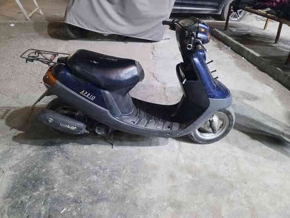 دراجة بطة سرعة 60 مكينه بلادية ناعمة اكسل مكفول كفرات اصلية كابريتر اصلية سلف وهندر السعر 375 وبيه مجال للشراي للاتصال***********
