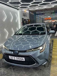 كورلا موديل 2021 هايبرد  حادثة جدا بسيط باب مبدل نفس لون فقط  دوسة صبغ...